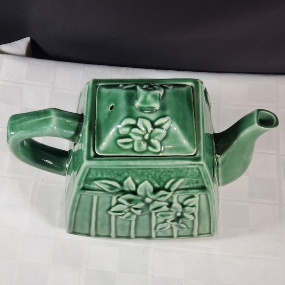 Tea Pot - Picture 2 of 6